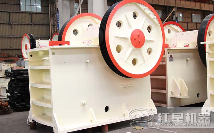 普通版石頭顎式破碎機(jī)