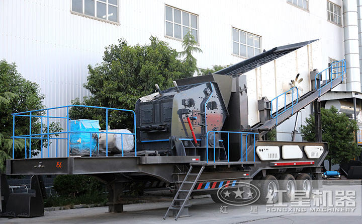 輪胎式移動破碎站+反擊式破碎機(jī)