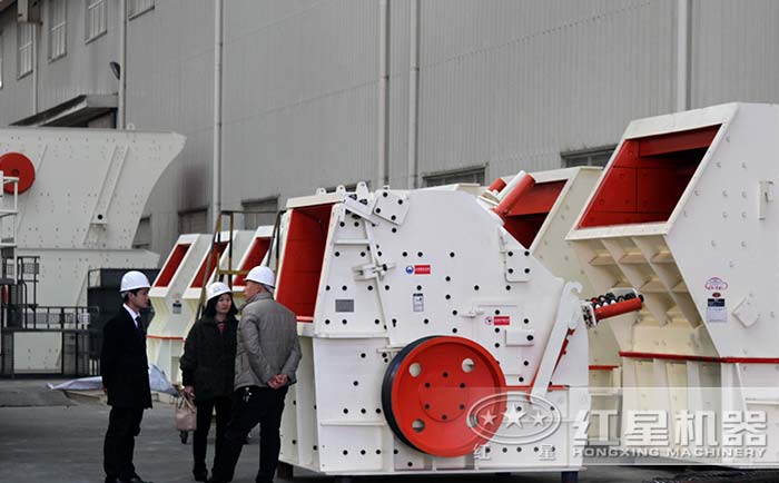 客戶到廠參觀設(shè)備