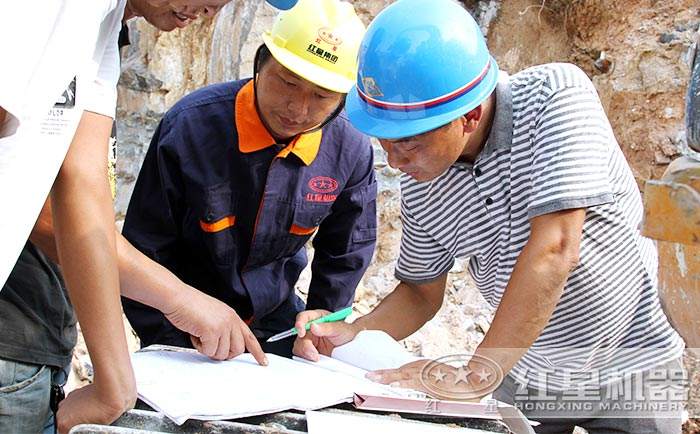 紅星技術(shù)人員到達(dá)現(xiàn)場進(jìn)行指導(dǎo)安裝