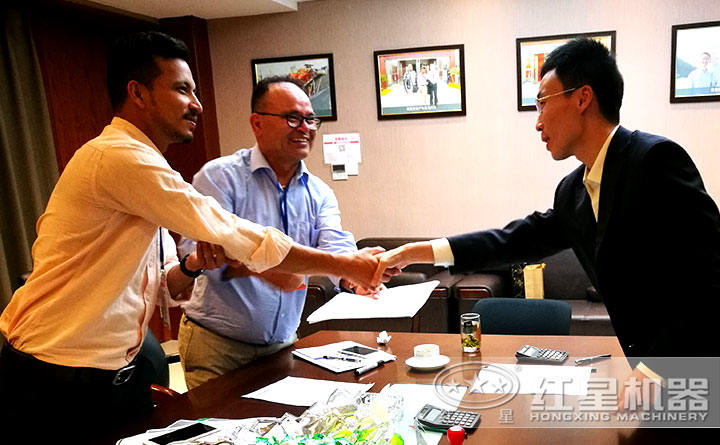 國外客戶與紅星達成合作，簽訂合同