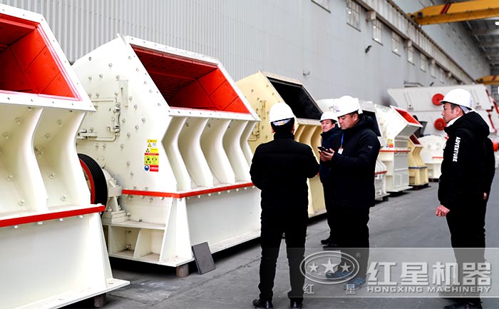 重錘破設(shè)備廠區(qū)