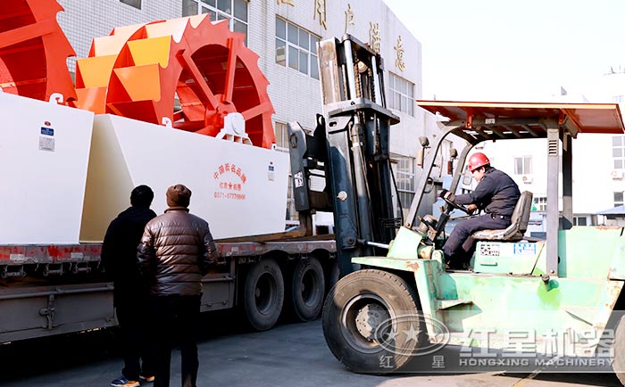 客戶到廠實地考察河沙洗沙設(shè)備