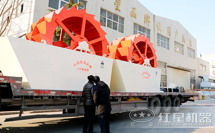 客戶到廠實(shí)地考察洗礦機(jī)