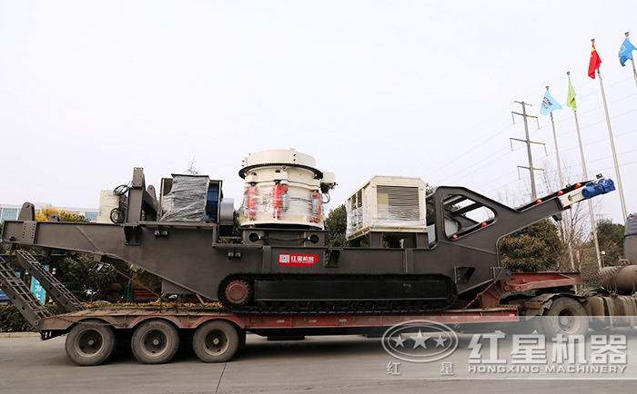 紅星履帶式移動(dòng)建筑垃圾破碎機(jī)發(fā)貨現(xiàn)場(chǎng)