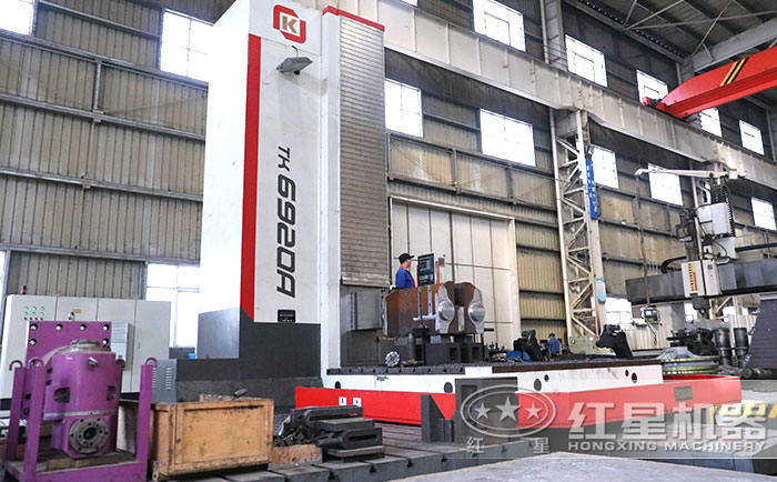 紅星履帶式移動破碎機(jī)生產(chǎn)廠家