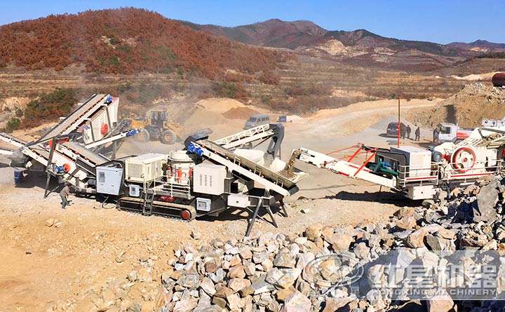 移動(dòng)式破碎機(jī)工作現(xiàn)場(chǎng)