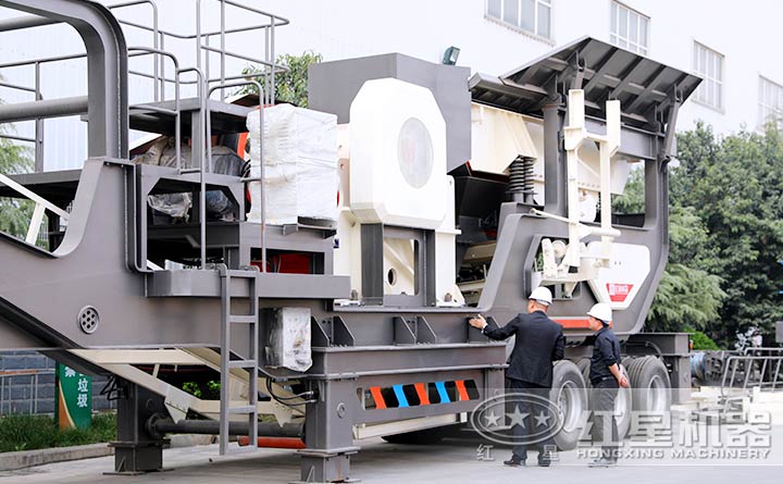 客戶到廠考察，紅星銷售人員一對(duì)一講解