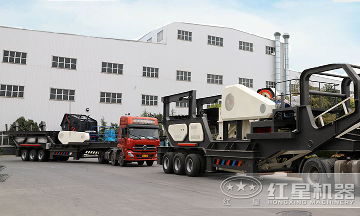 移動(dòng)碎石機(jī)發(fā)貨現(xiàn)場(chǎng)