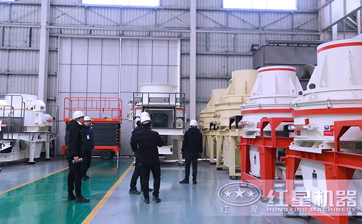 客戶來(lái)制砂機(jī)廠考察