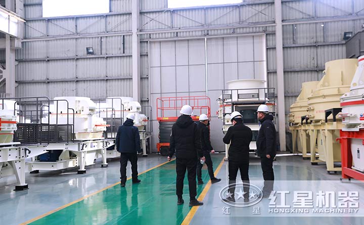 專業(yè)技術(shù)經(jīng)理為您挑選合適的沖擊式制砂機機型