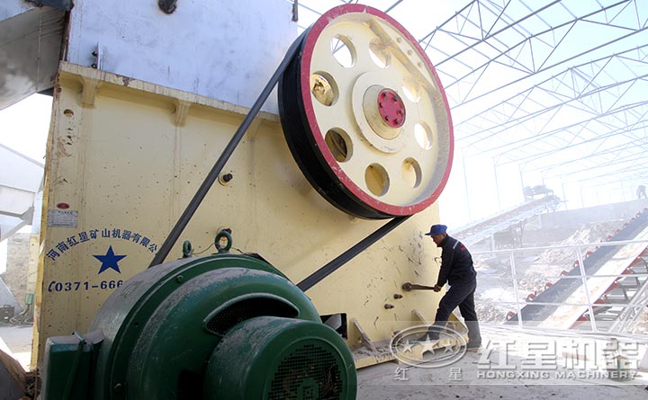 大型石頭粉碎機(jī)