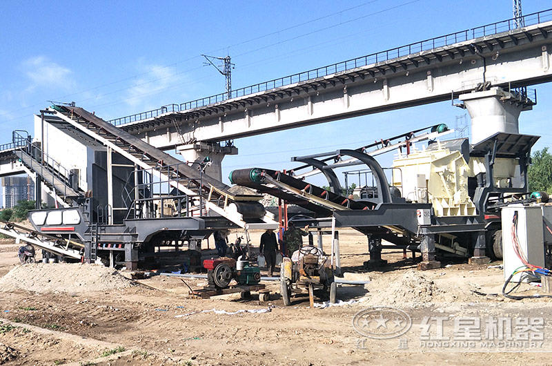 移動(dòng)破碎機(jī)搭載反擊破碎機(jī)