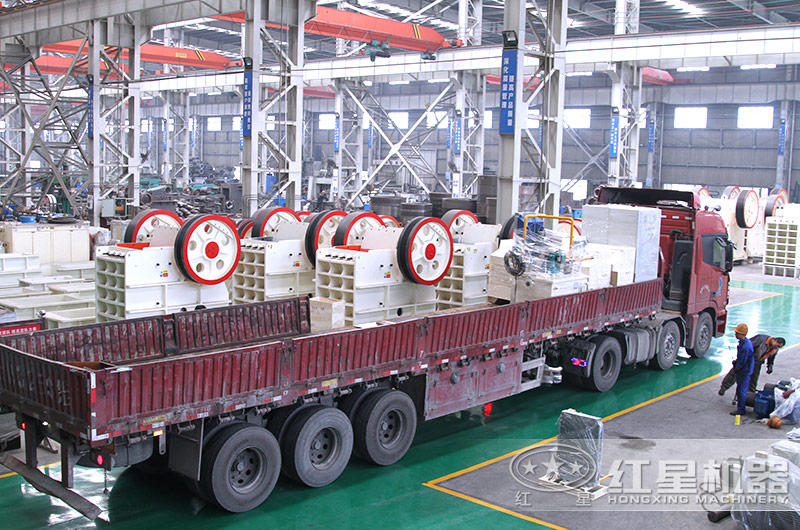 40X60碎石粉碎機裝車發(fā)貨現(xiàn)場