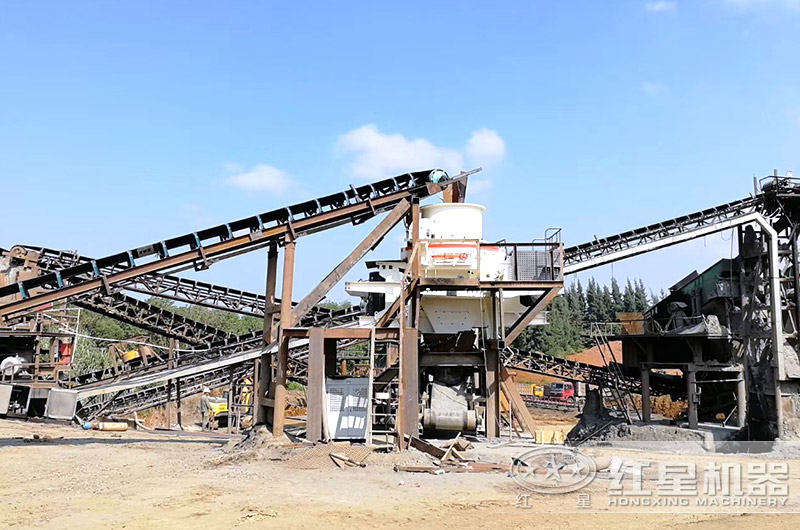 制砂生產(chǎn)線正在安裝中