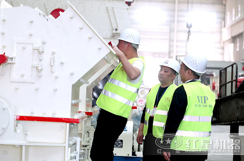 用戶來廠家免費(fèi)參觀，技術(shù)人員陪同講解