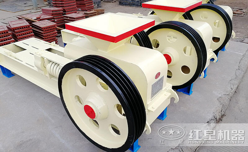 小型對(duì)輥制砂機(jī)