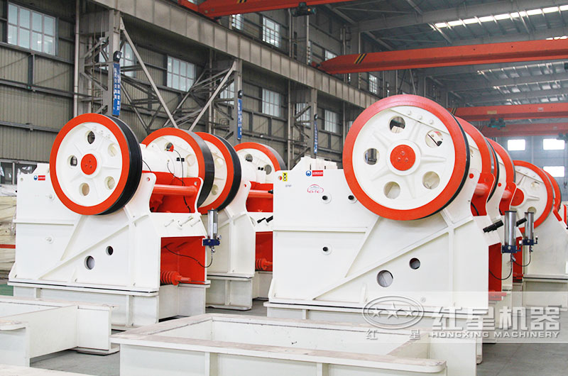 顎式碎石機(jī)