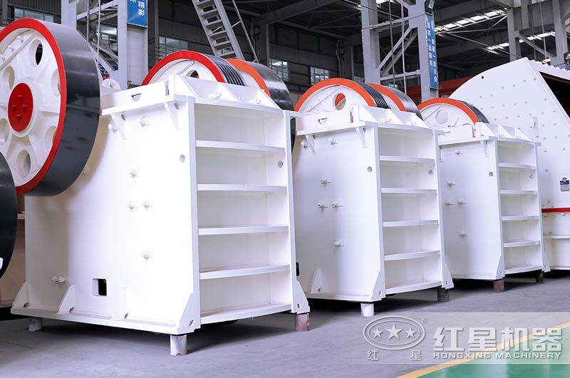 多種型號的顎式破碎機