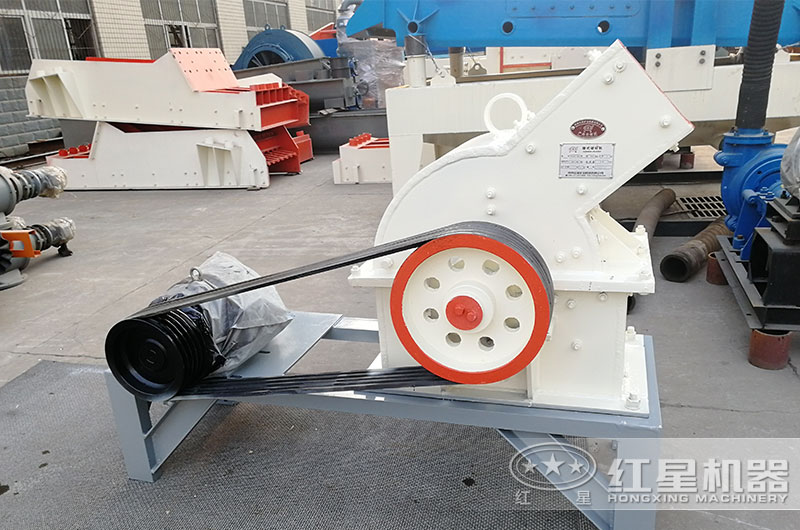 錘式破碎機(jī)圖片