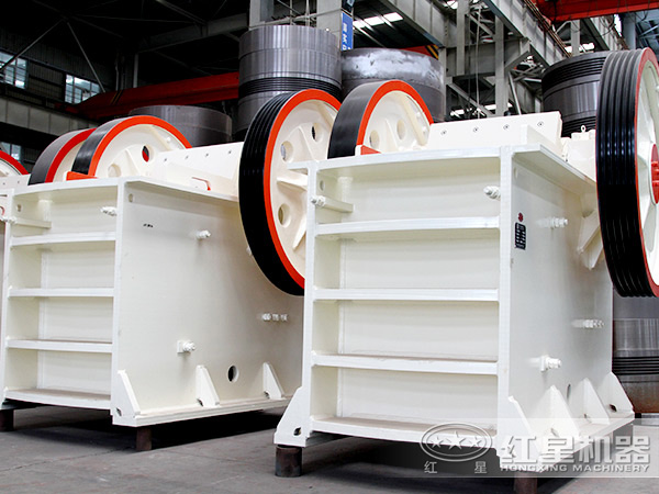 顎式碎石機(jī)