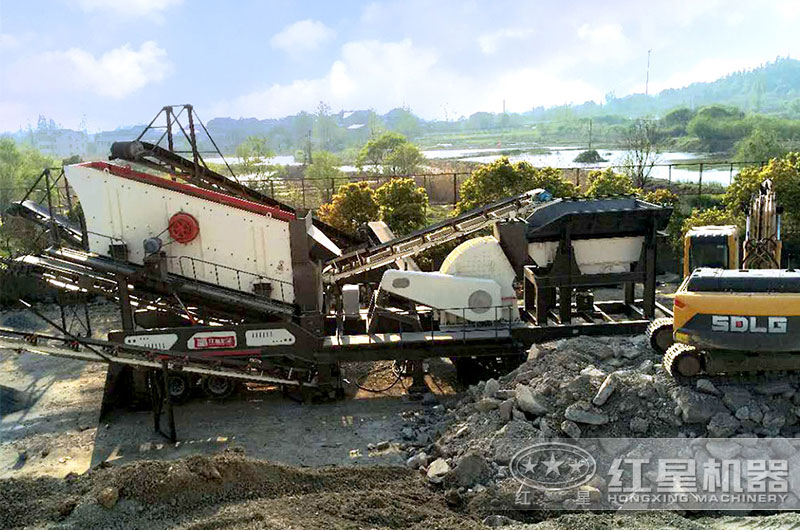 重錘式煤礦移動破碎機現(xiàn)場圖片