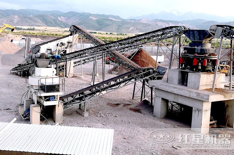 圓錐破碎機(jī)生產(chǎn)現(xiàn)場(chǎng)，效率高，運(yùn)行穩(wěn)定可靠