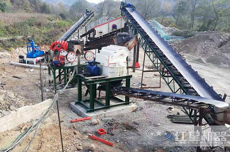 混凝土用石子生產(chǎn)加工現(xiàn)場