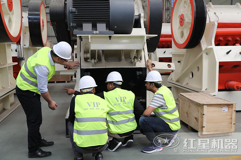 客戶來廠考察設(shè)備