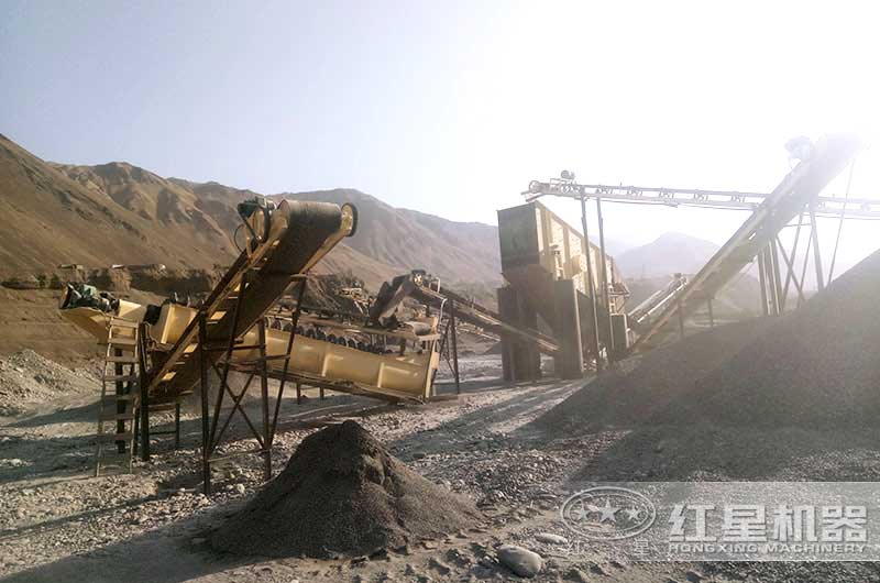 石英砂制砂現(xiàn)場