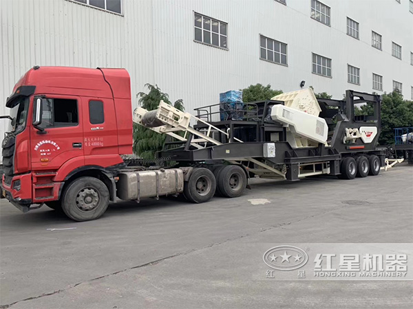 移動(dòng)式破碎機(jī)發(fā)貨